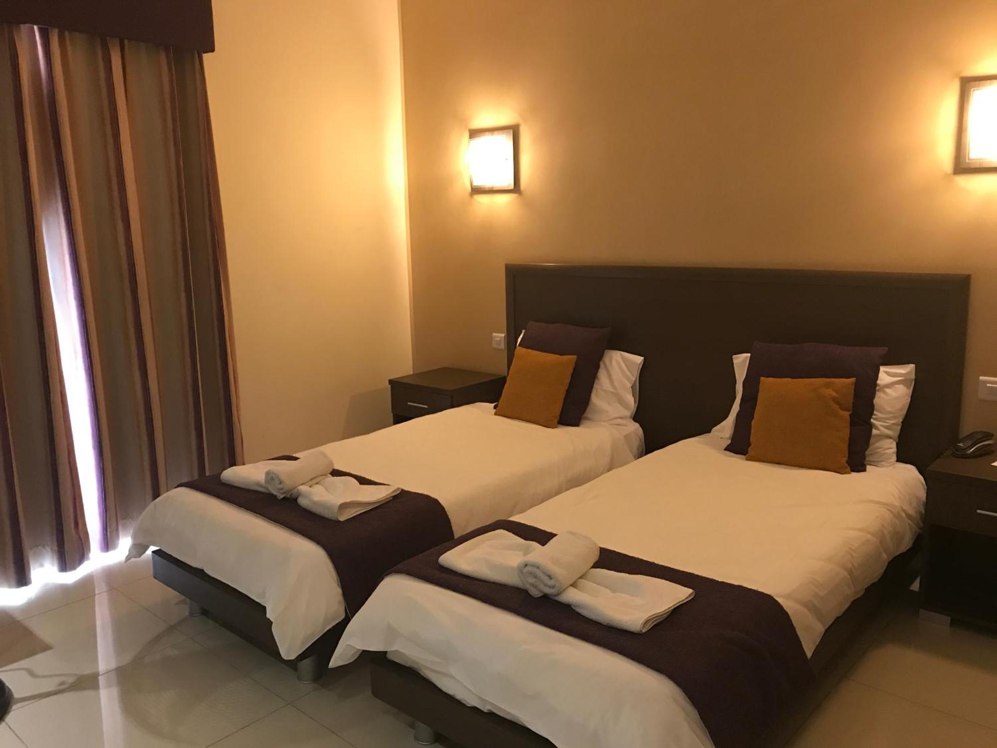 סליאמה The Windsor Hotel מראה חיצוני תמונה