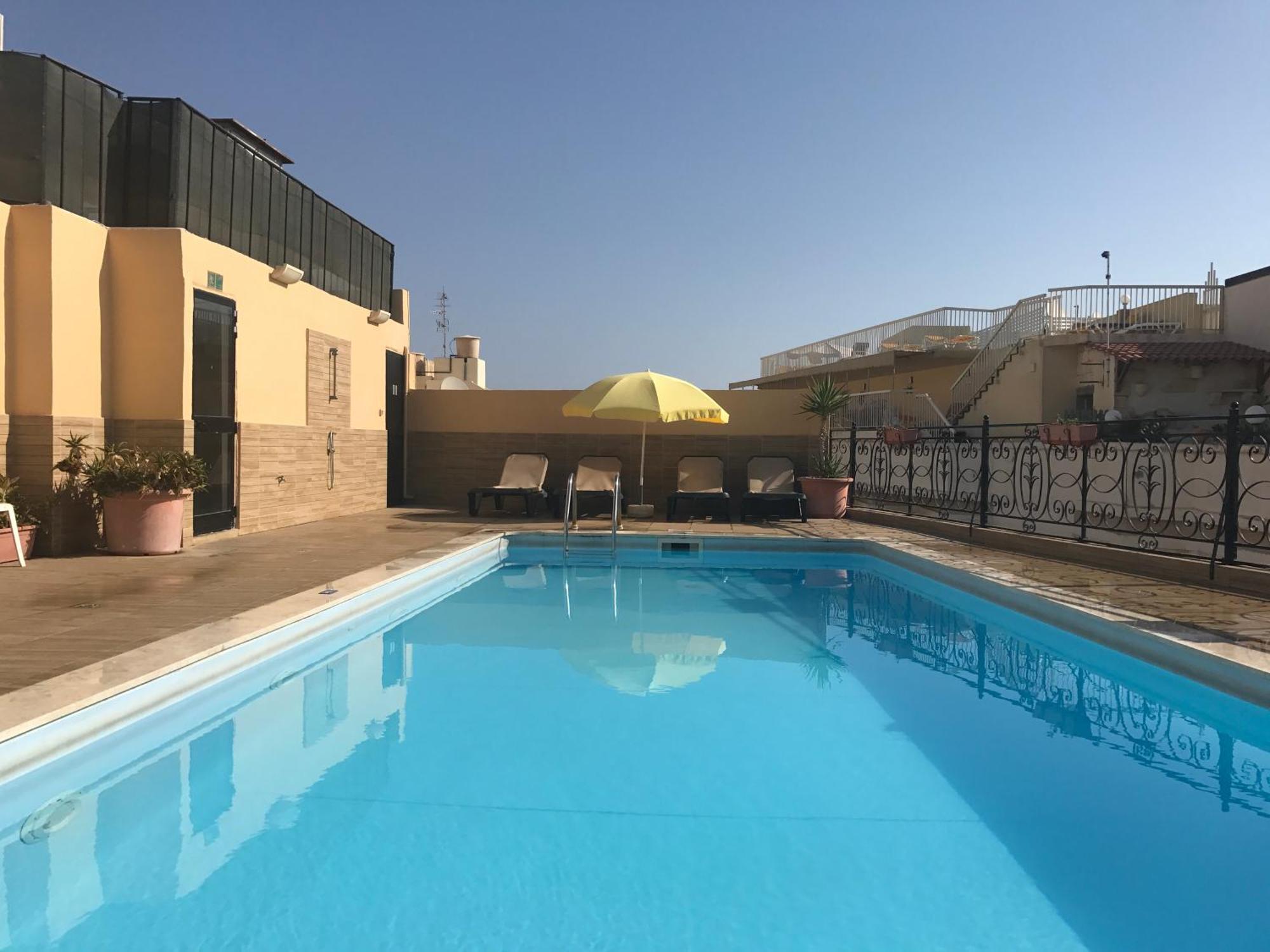 סליאמה The Windsor Hotel מראה חיצוני תמונה
